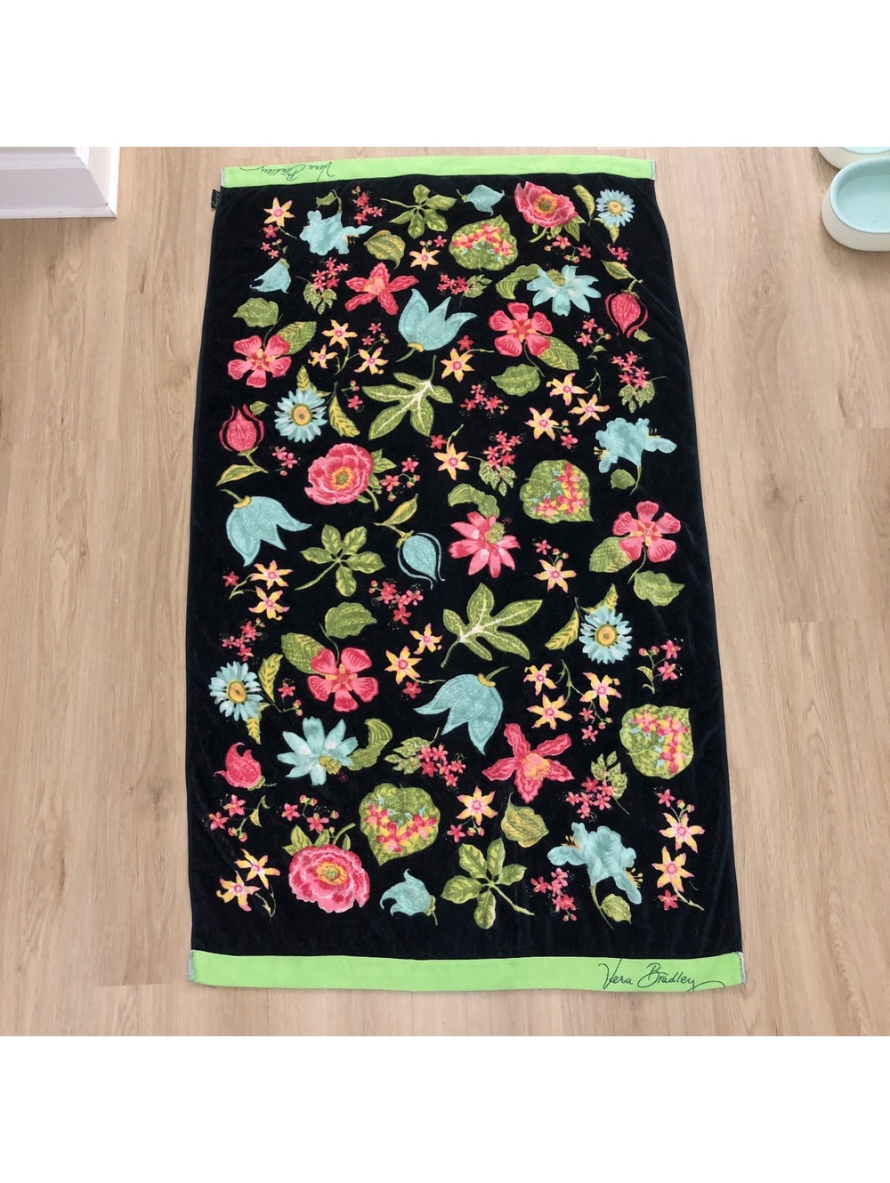VINTAGE VERA BRADLEY BOTANICA FLORAL BLACK BEACH POOL TOWEL RETIRED 60” x 34”